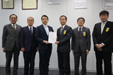 首都圏新都市鉄道(株)へ要望書提出(平成29年12月19日)