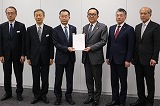 首都圏新都市鉄道(株)へ要望書提出(平成31年3月8日)