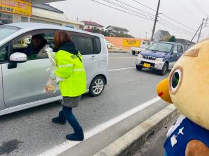 渡している構図