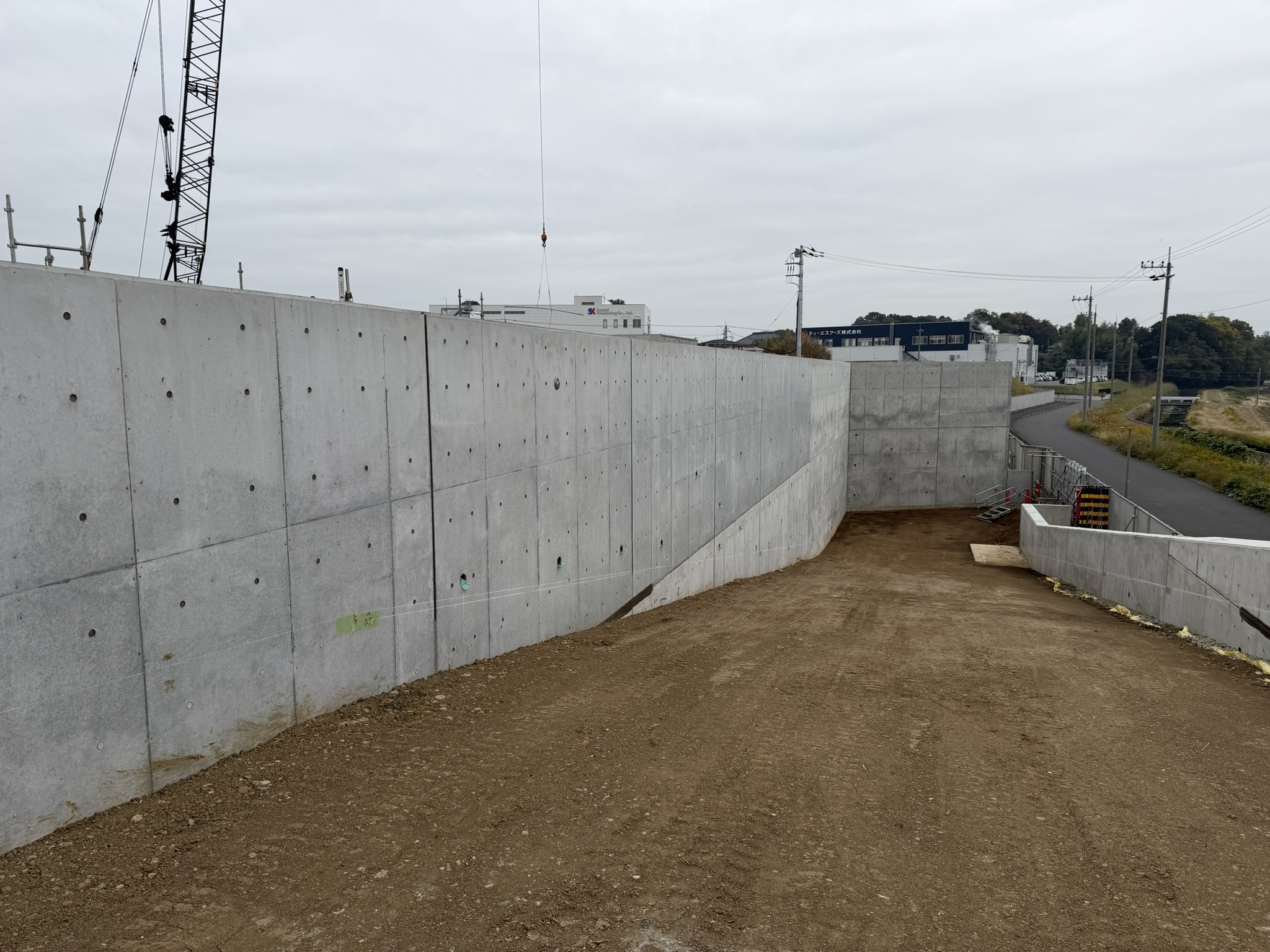 北西擁壁工事（R7.11月）