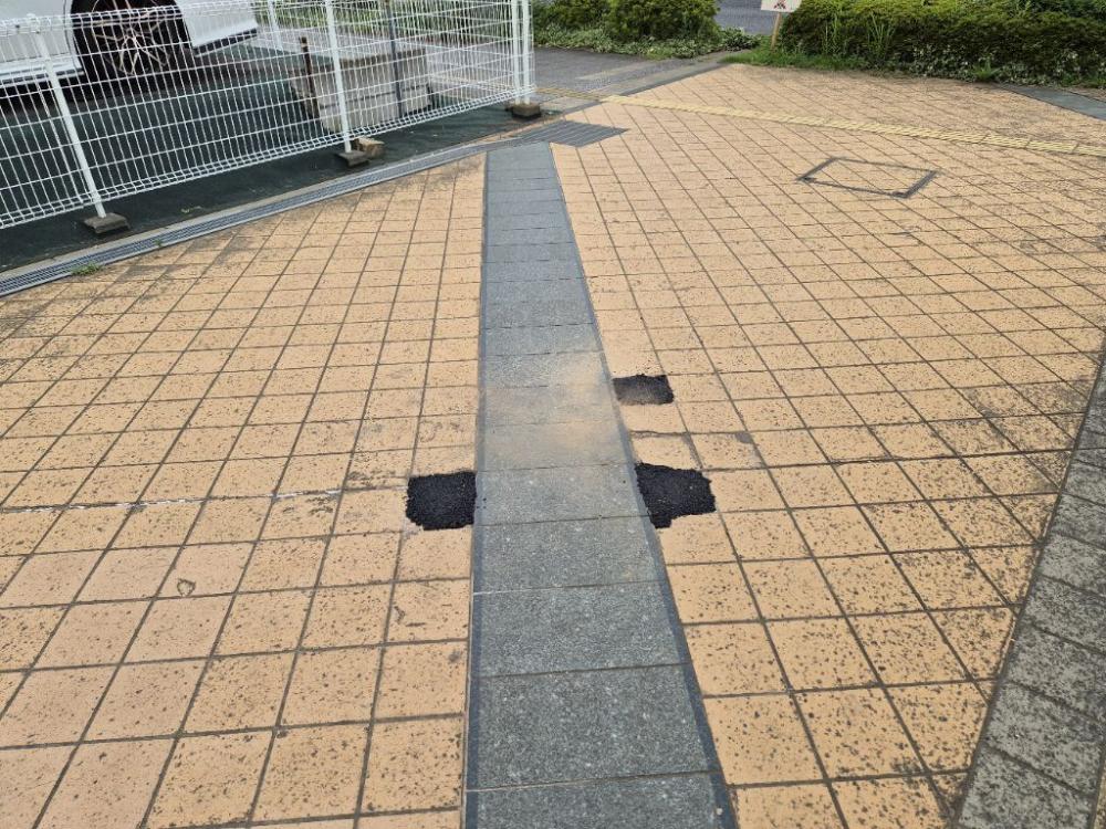 対応後の写真1:道路の異常(道路の陥没、側溝の破損など)