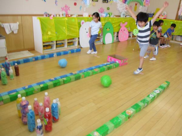 ボーリングでストライクを決めたよ✨