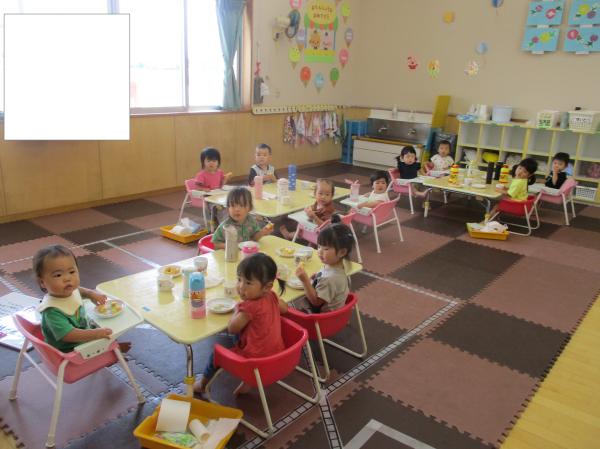 ひよこ組、モグモグ😋