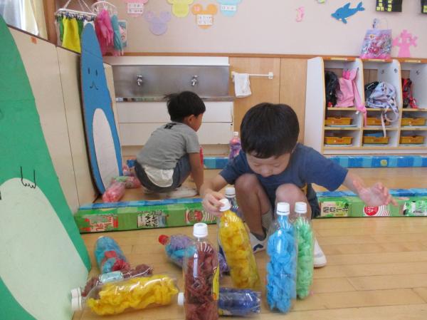 ボーリングのピンをきれいに並べて、お仕事頑張ったよ✨