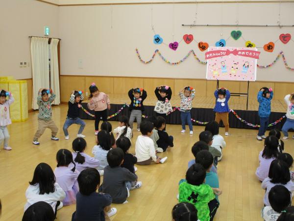 年少さんの遊戯の出し物