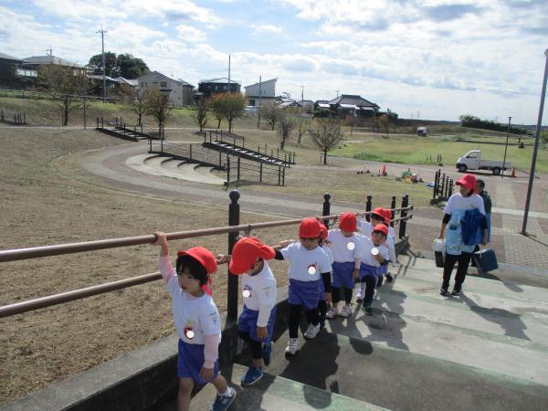 手すりを使って上手に移動✨