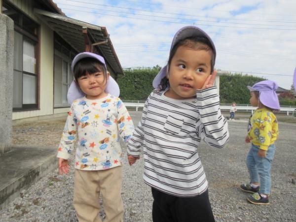 手繋いで秋探し中❣️