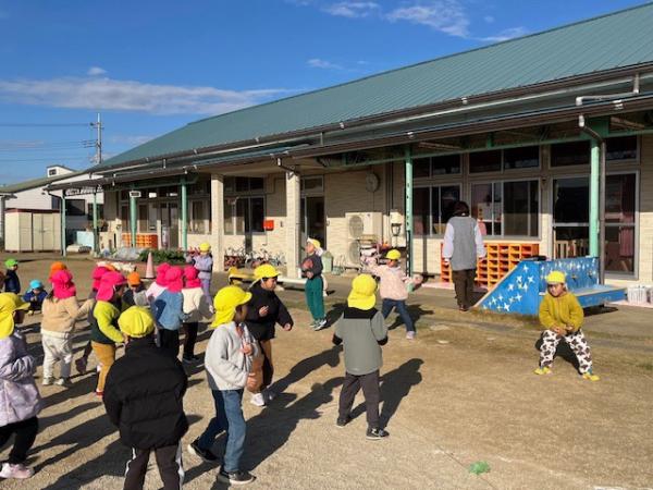 ロックスターになりきってギターを弾くよ🎸