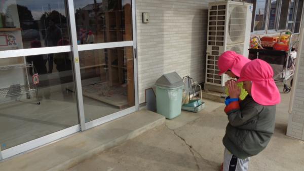 「美味しい大根サラダになってね」ってお願いする!と願いを込める子ども達😂💓