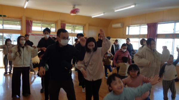 遊戯室にて体操からスタート!!😊