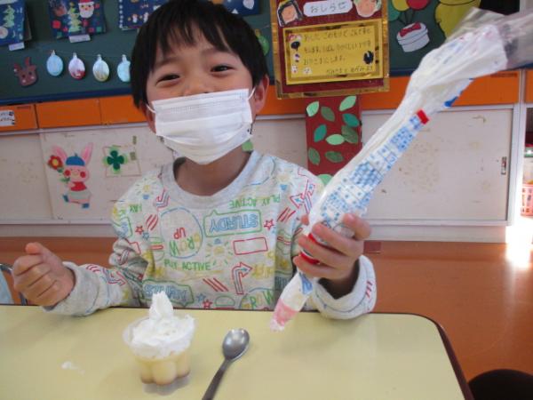 生クリーム上手に絞れたよ😆