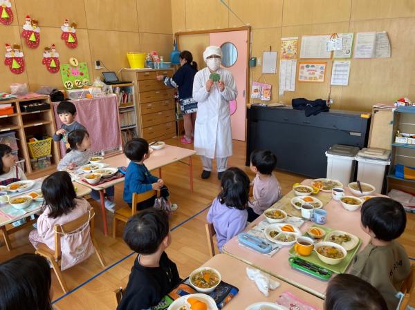 今日の給食は冬至メニュー🍴