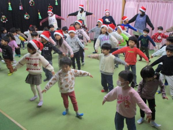 ダンス「太りすぎちゃったサンタさん🎅」