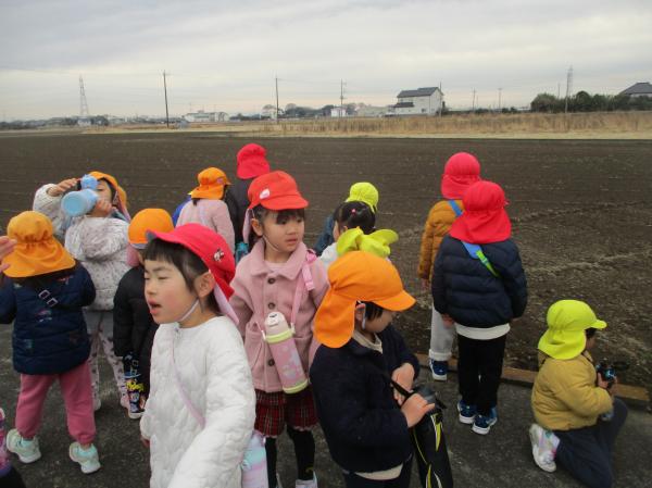 水分補給をして休憩中!