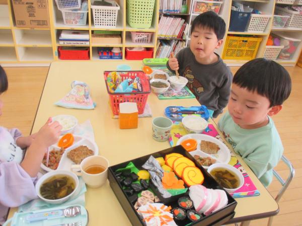 僕が食べたのはね~キョロキョロ👀