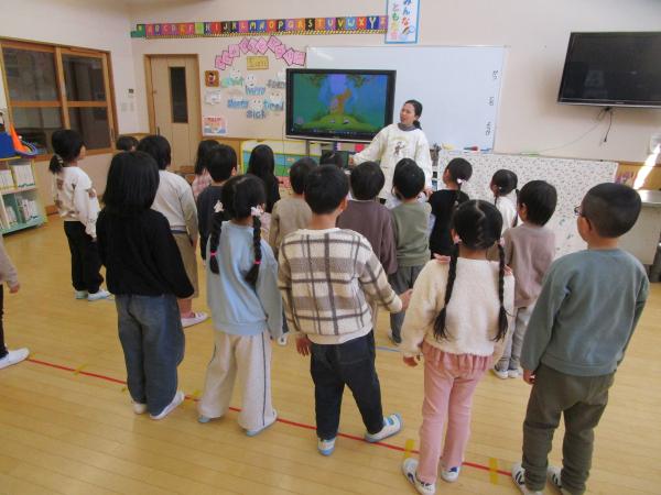 年長さんの英語教室の様子です