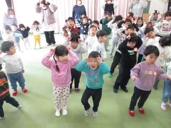 歌「まめまき」 おにはこっそりにげていく〜🎵