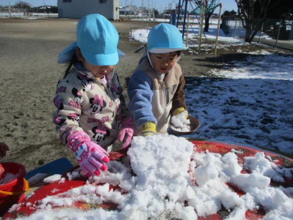雪で何作ろうかな〜😊