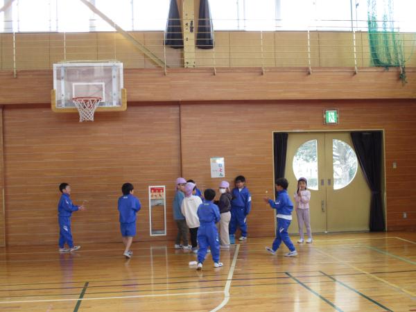 小学生と交流遊び (1)