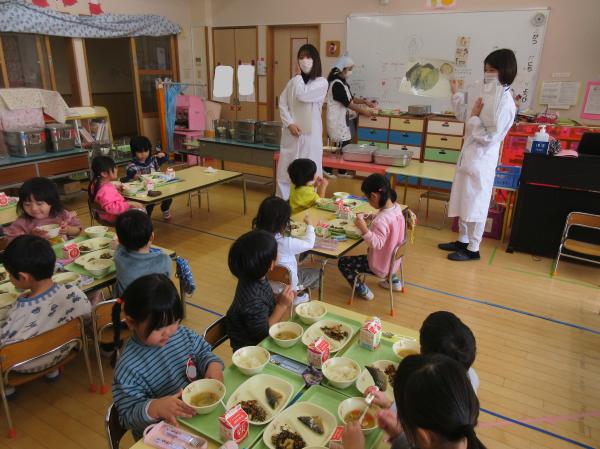 給食訪問(年少)