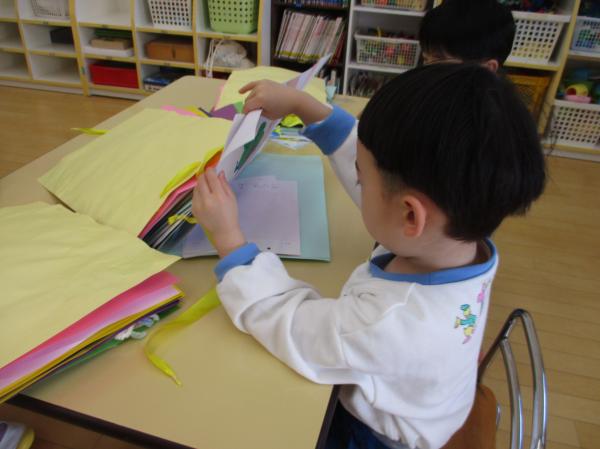 一枚一枚、リボンを通せたかな?🤔