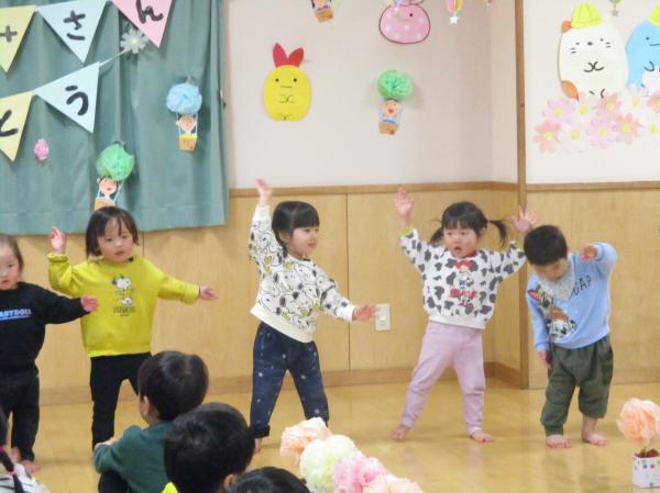 踊る姿がキュート💕