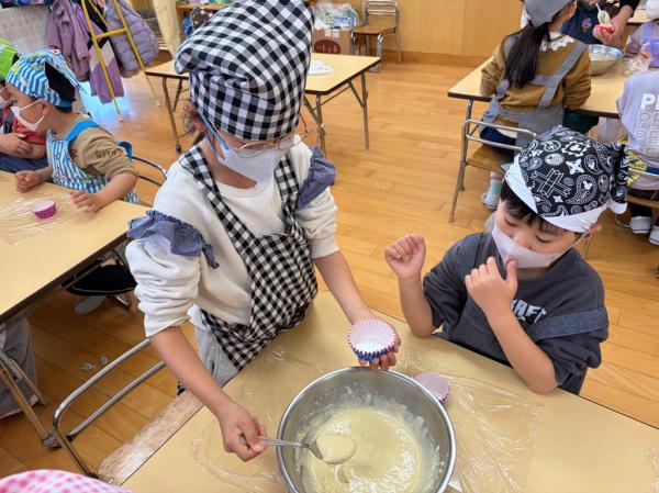 順番に生地を入れていこうね💖