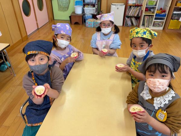 生地を入れ終わりました〜😆