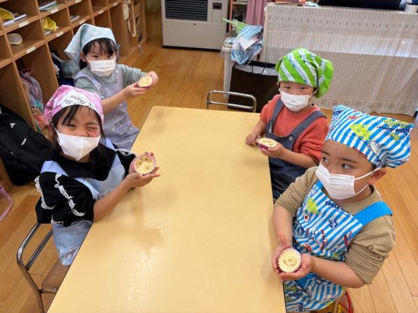 これから、給食室に持っていきます!!