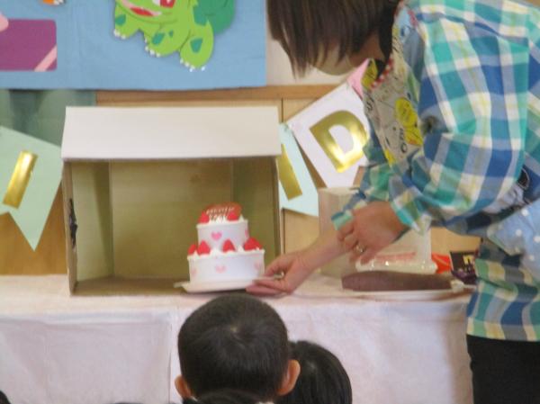 最後は誕生日ケーキが出てきました!おめでとう!