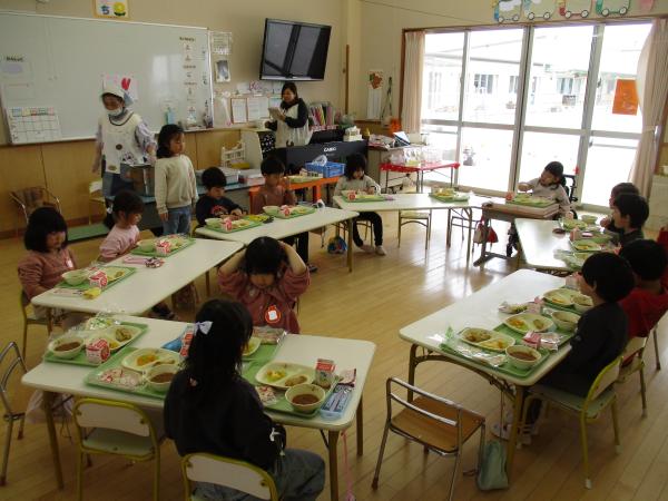 給食の様子➁