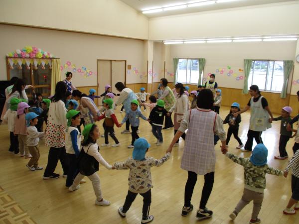 最後は44名で『なべなべそこぬけ』