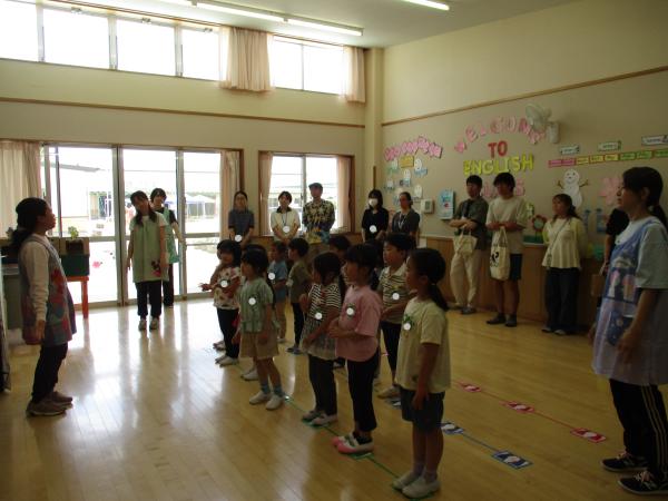英語教室参観の様子(ほし組)