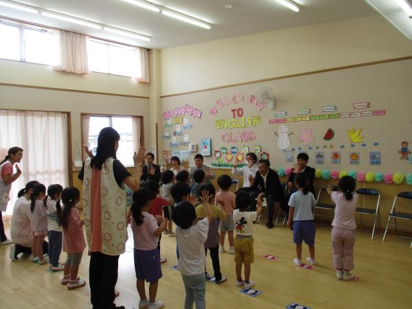 すみれ組「英語教室、見てくれてありがとうございました!」