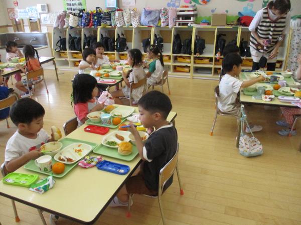 給食