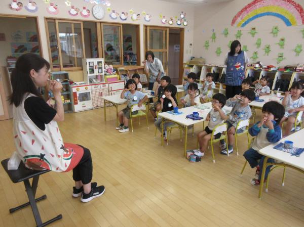 歯みがきの様子①