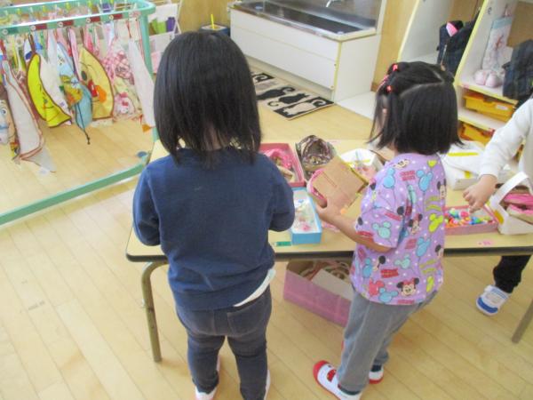 お菓子屋さんごっこ