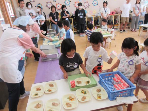 給食準備の様子