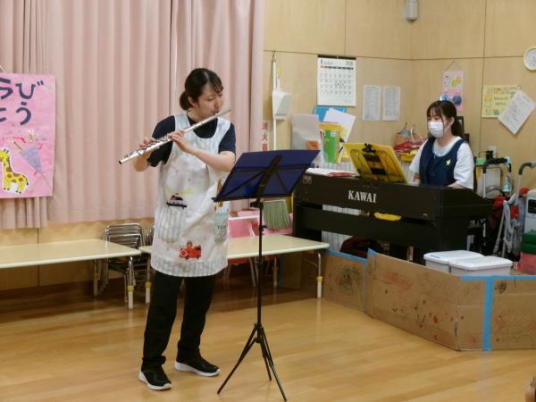 フルートとピアノの生演奏✨