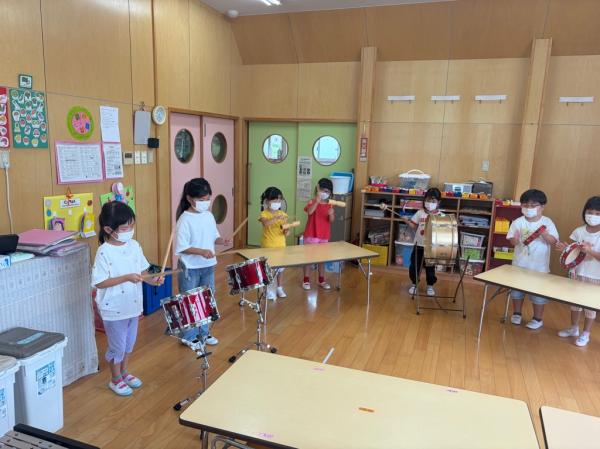 みんなで「かえるのうた」に合わせてリズムうちを楽しみました💕