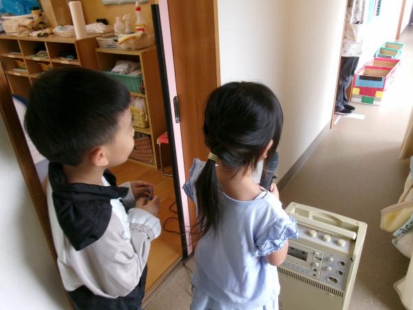 おみせやさんオープンです!とアナウンス