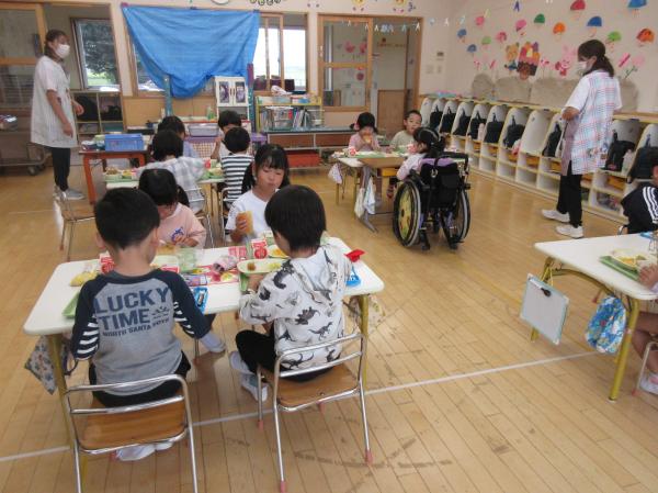 つき組 給食🌙