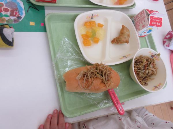 焼きそばパン、調理中!!