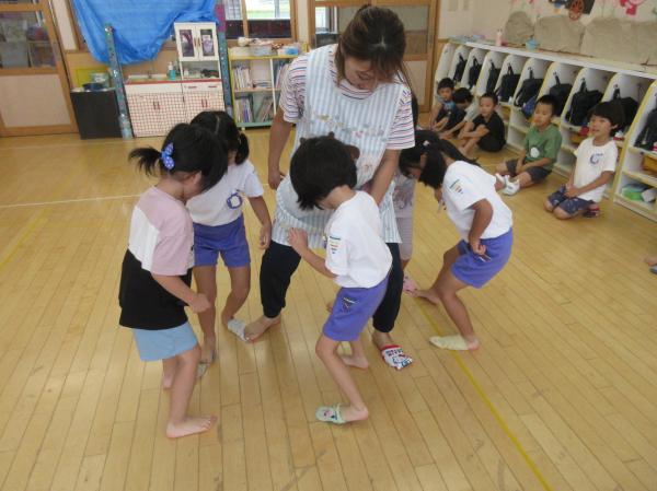 靴下鬼ごっこ🧦