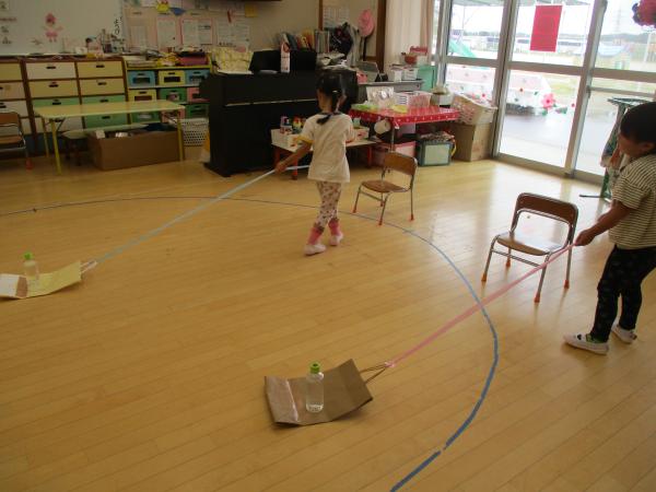 ペットボトル運びレース