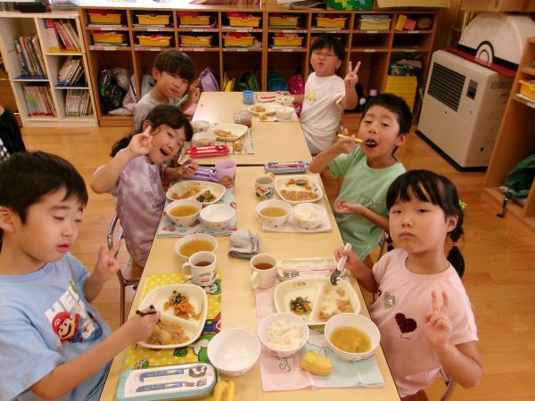 みんなで食べると美味しいね😋