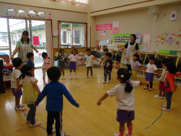 お遊戯楽しい