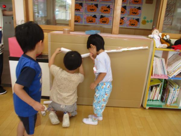 どんぐり転がし遊び