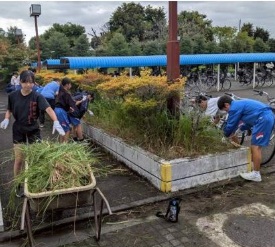 体育祭に向けての準備が進んだ ~親子除草作業~
