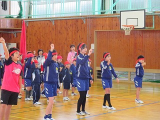 10月22日 運動会予行練習の一部を体育館で行いました!(全学年)